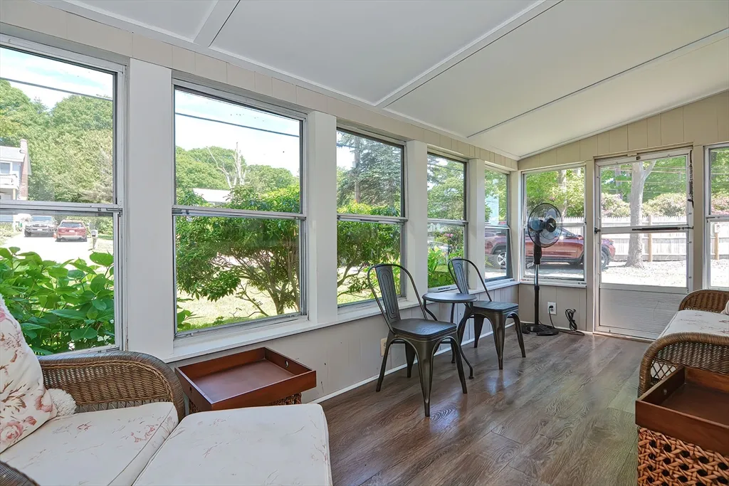 2 Saratoga, Long Beach