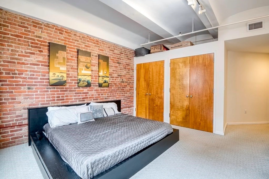 121 Beach St, Leather District