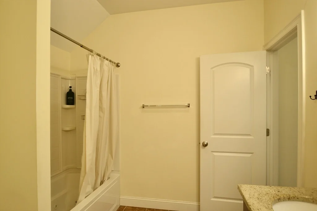 8 Cheyenne Vly, Westford