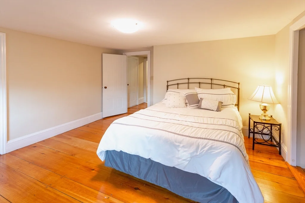 44 Russell St, Downtown