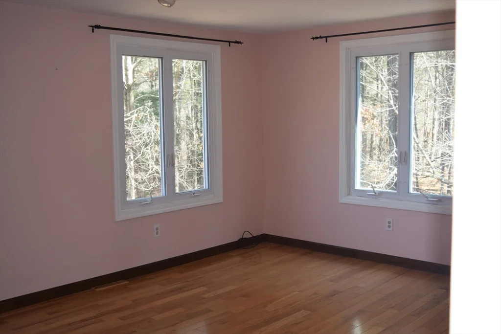 11 Hilltop Ln, Easton