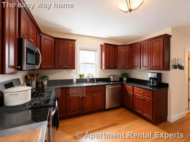 217 Willow Ave, Davis Square
