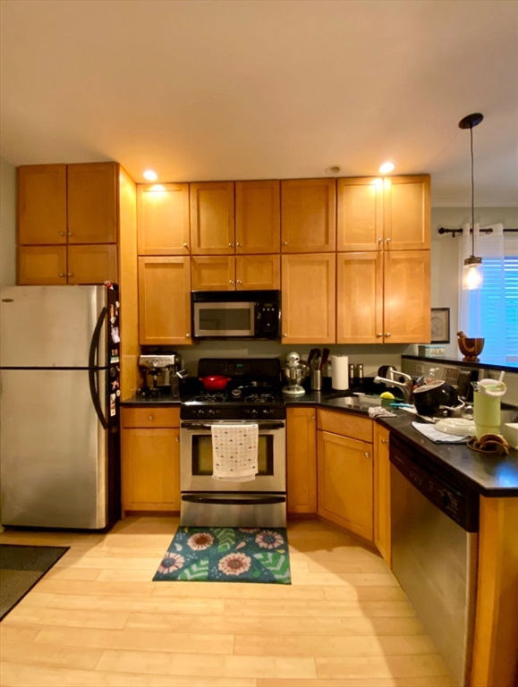 3 Leeds St, South Boston