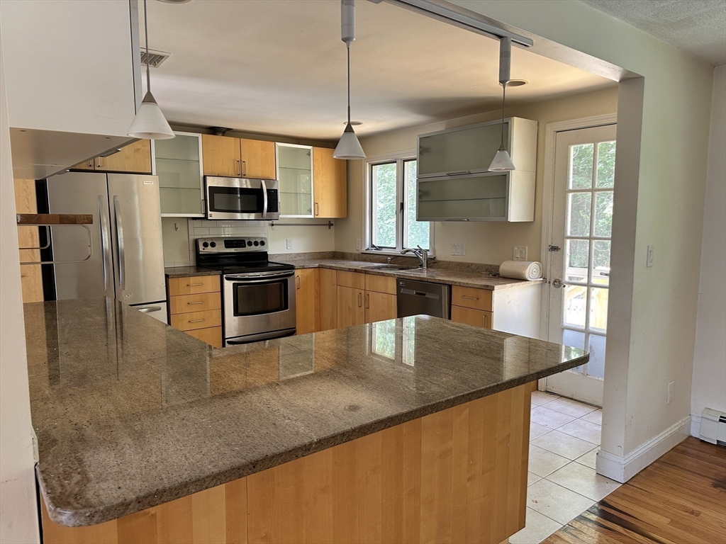 70 Edgemoor, Wellesley