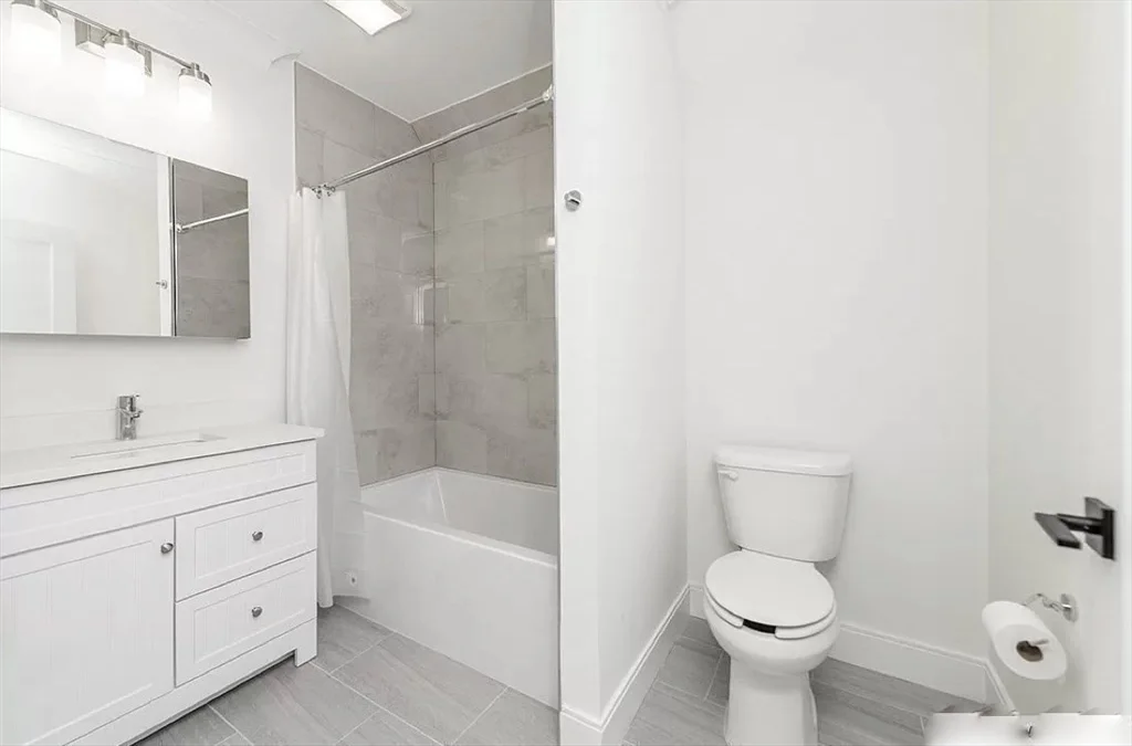 68 Day St, Jamaica Plain