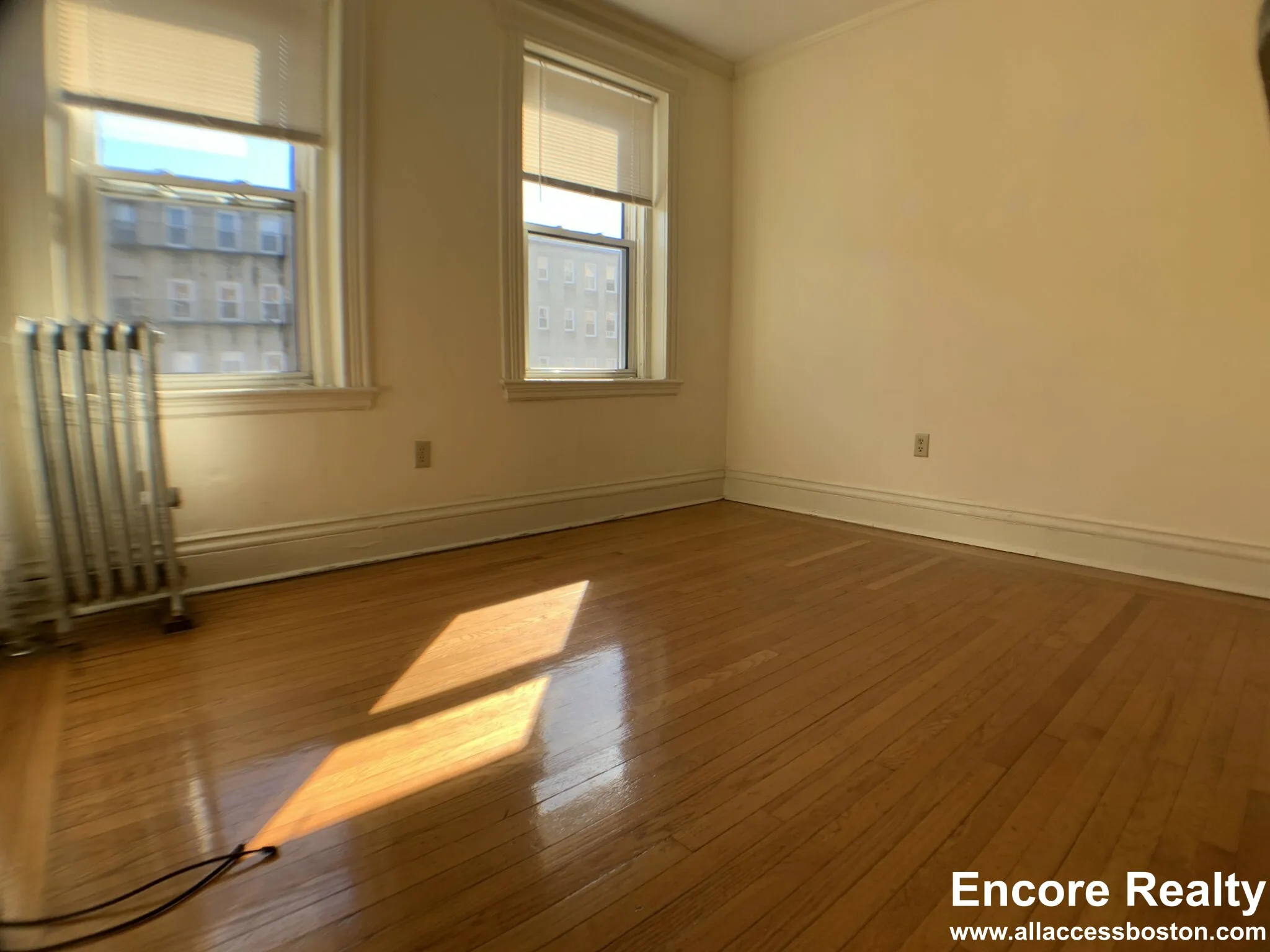 28 Queensberry St, Fenway