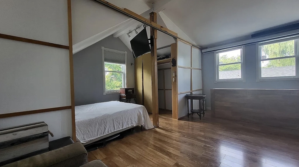 22 Hingham St, Cambridgeport