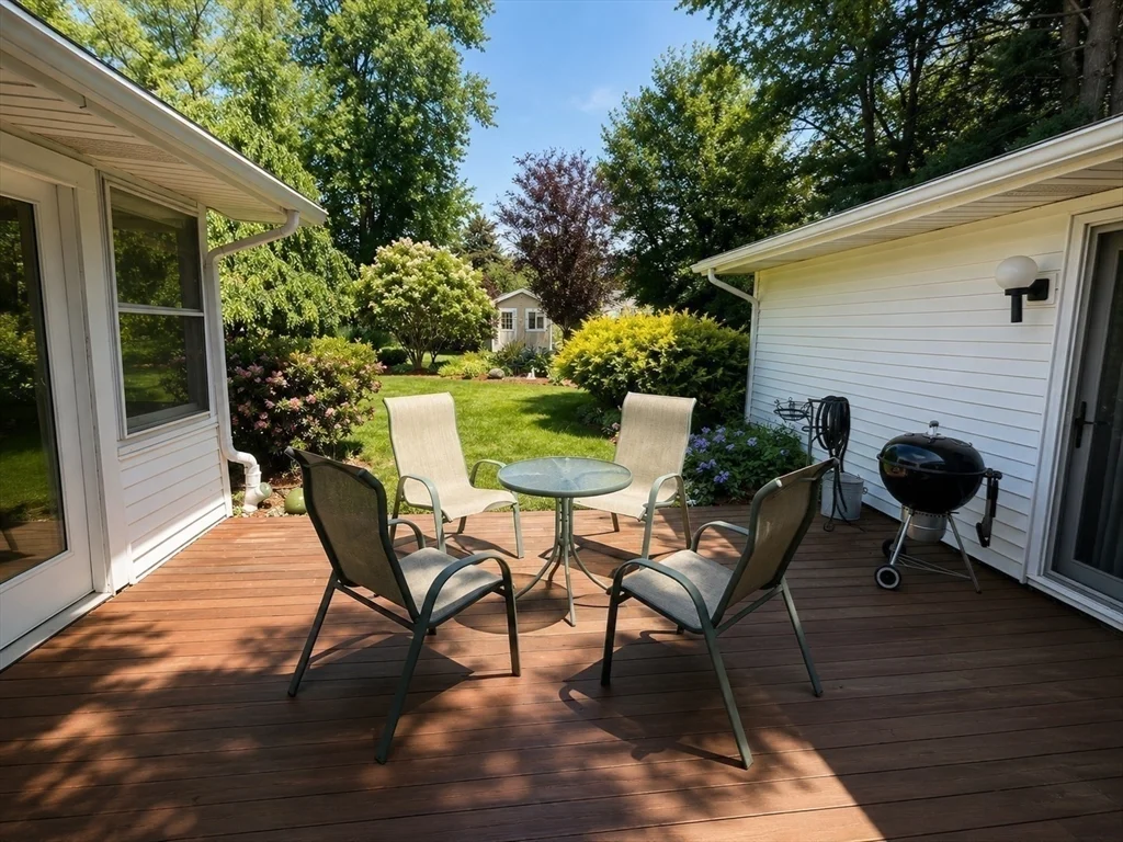 15 Leonard Rd, Framingham