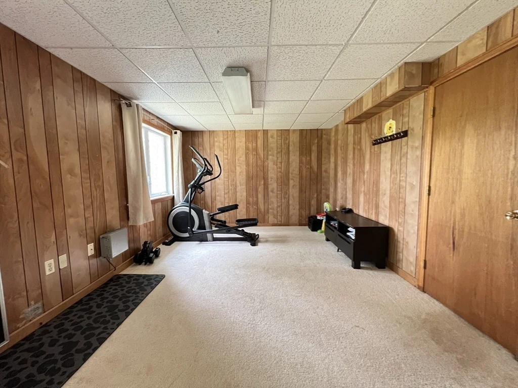 92 Fifer Ln, Lexington