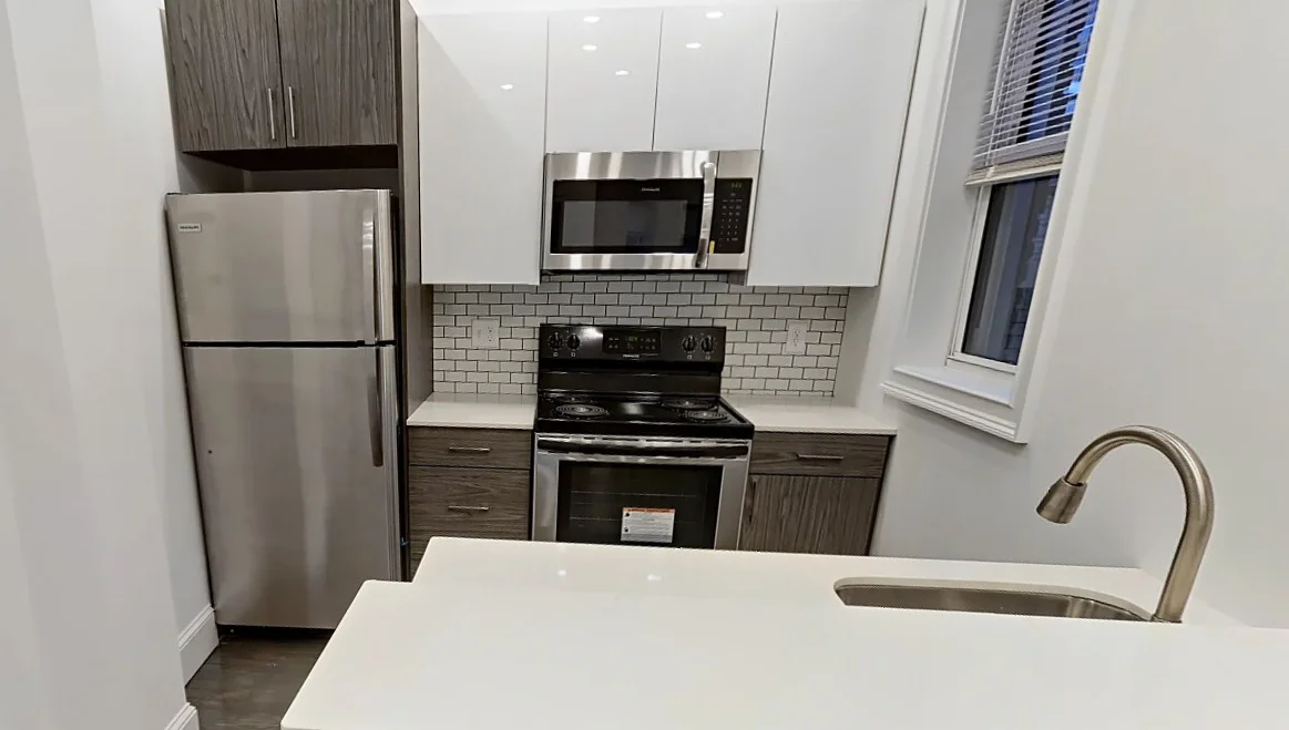 124 Peterborough St, Fenway