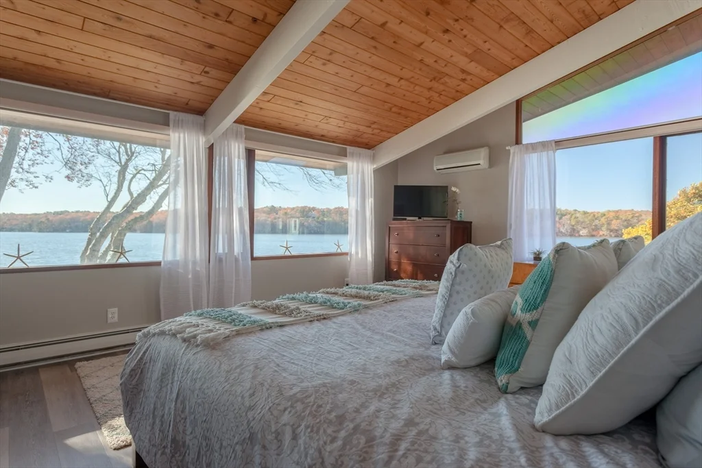 32 Eagle Hill Dr, Plymouth