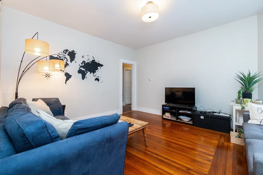 24 Aberdeen Rd, Powder House Square