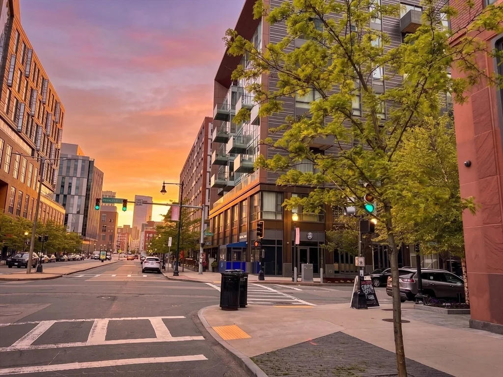 32 Traveler St, South End