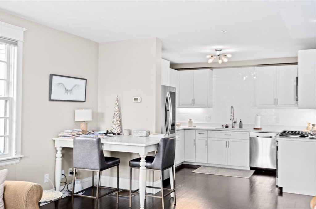 108 Elm St, Cohasset