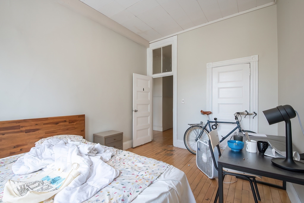 5 Linden St, Allston