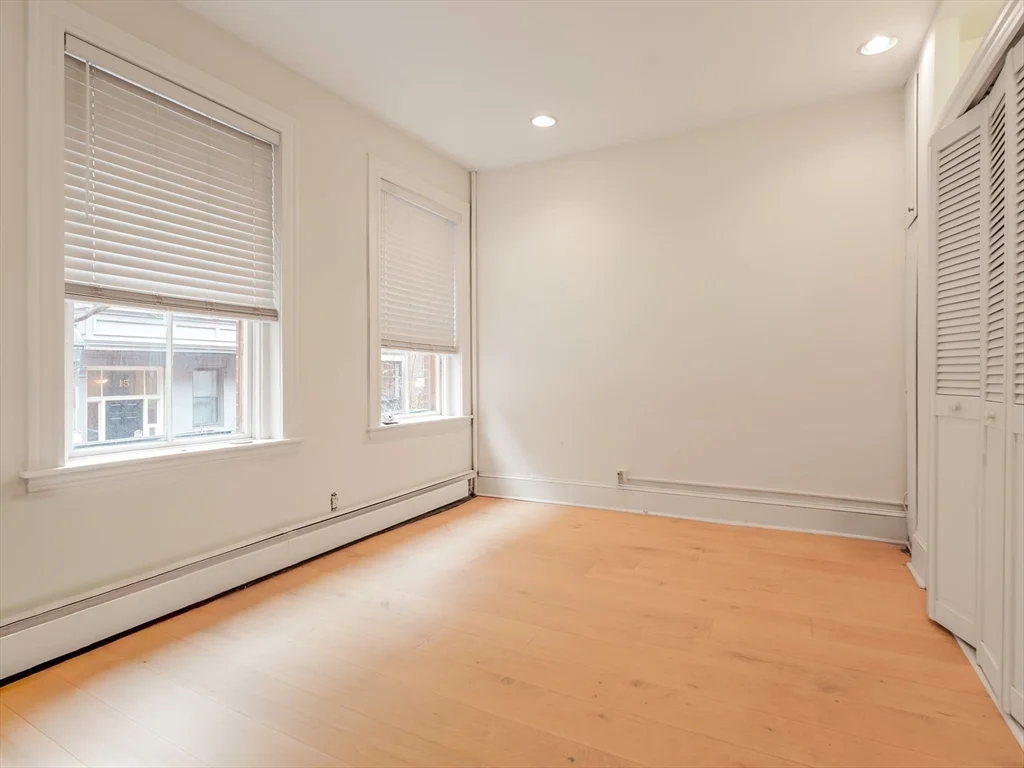 22 Irving St, Beacon Hill