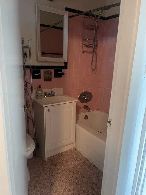 256 Lowell Ave, Newtonville