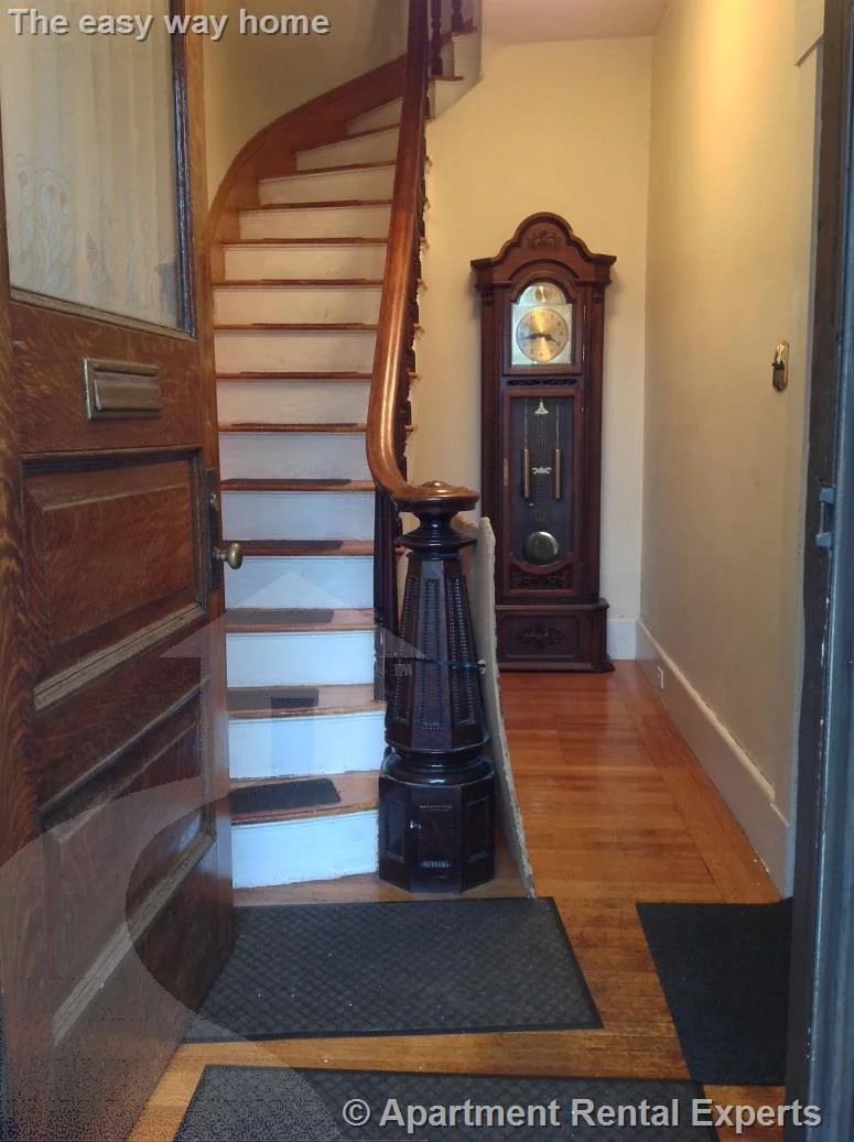 26 Dover St, Davis Square