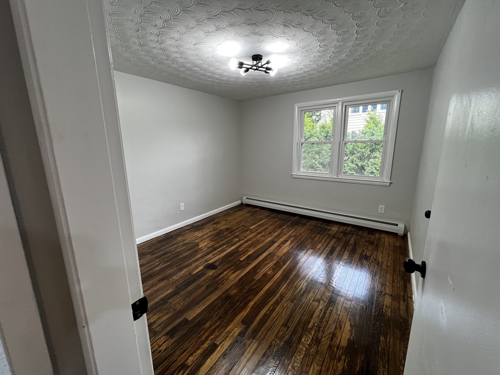 388 Burncoat St, Worcester