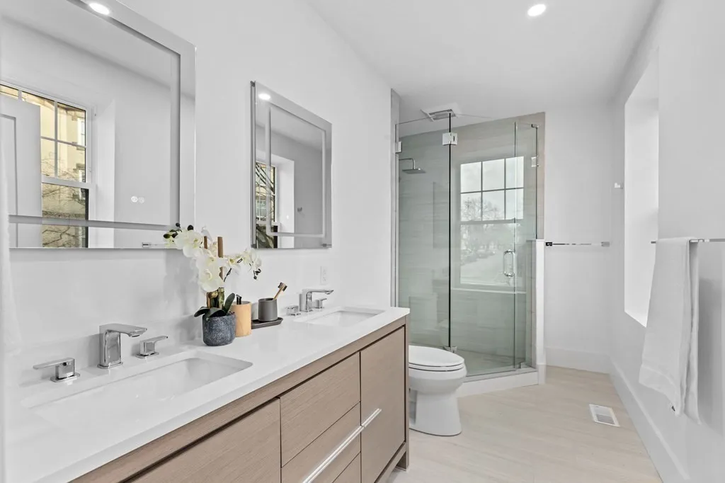 65 Pleasant St, Coolidge Corner