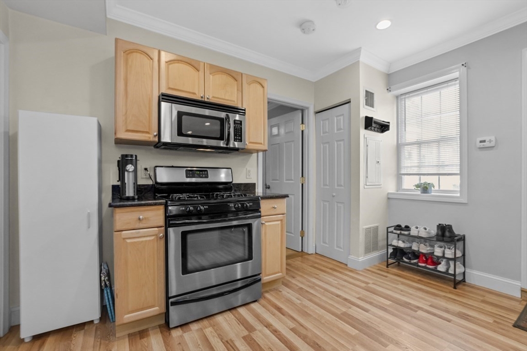 11 Columbia Rd, Wakefield