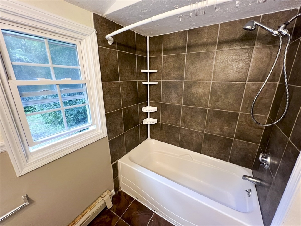 405 Cherry St, Bridgewater