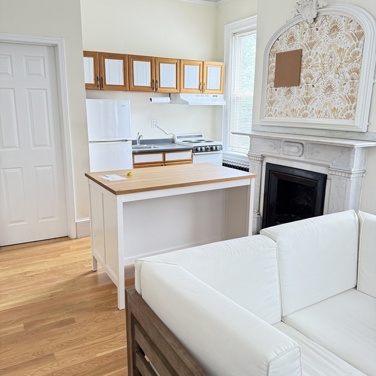 84 Ellery St, Mid-Cambridge