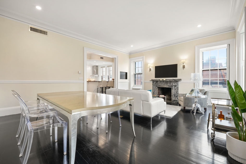 285 Clarendon St, Back Bay