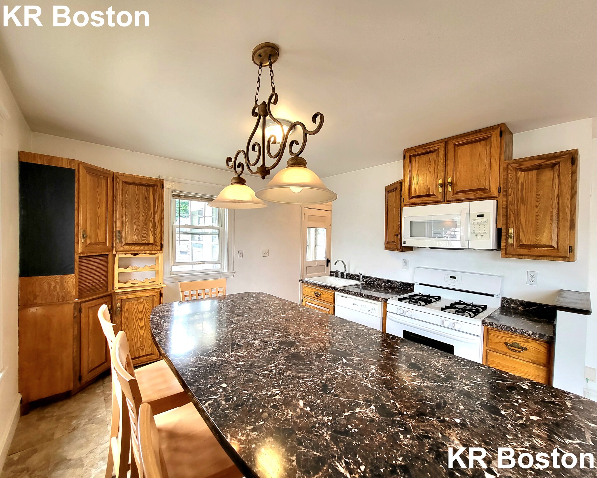 3 bed, 2 bath apartment for rent at 20 South Hobart St Unit ., Brighton — photo 2 of 5