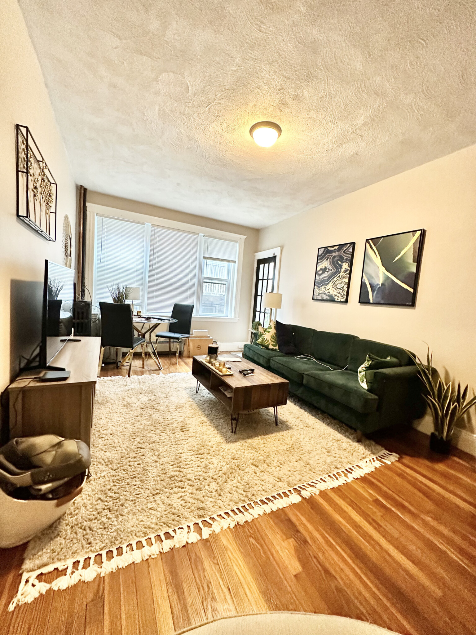 1 split bed, 1 bath apartment for rent at 21 Sutherland Rd Unit 8., Brighton — photo 1 of 4