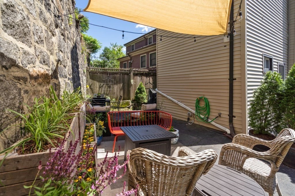 1 bed, 1 bath apartment for rent at 21 Wall St Unit 2, Medford Street / The Neck — photo 11 of 18