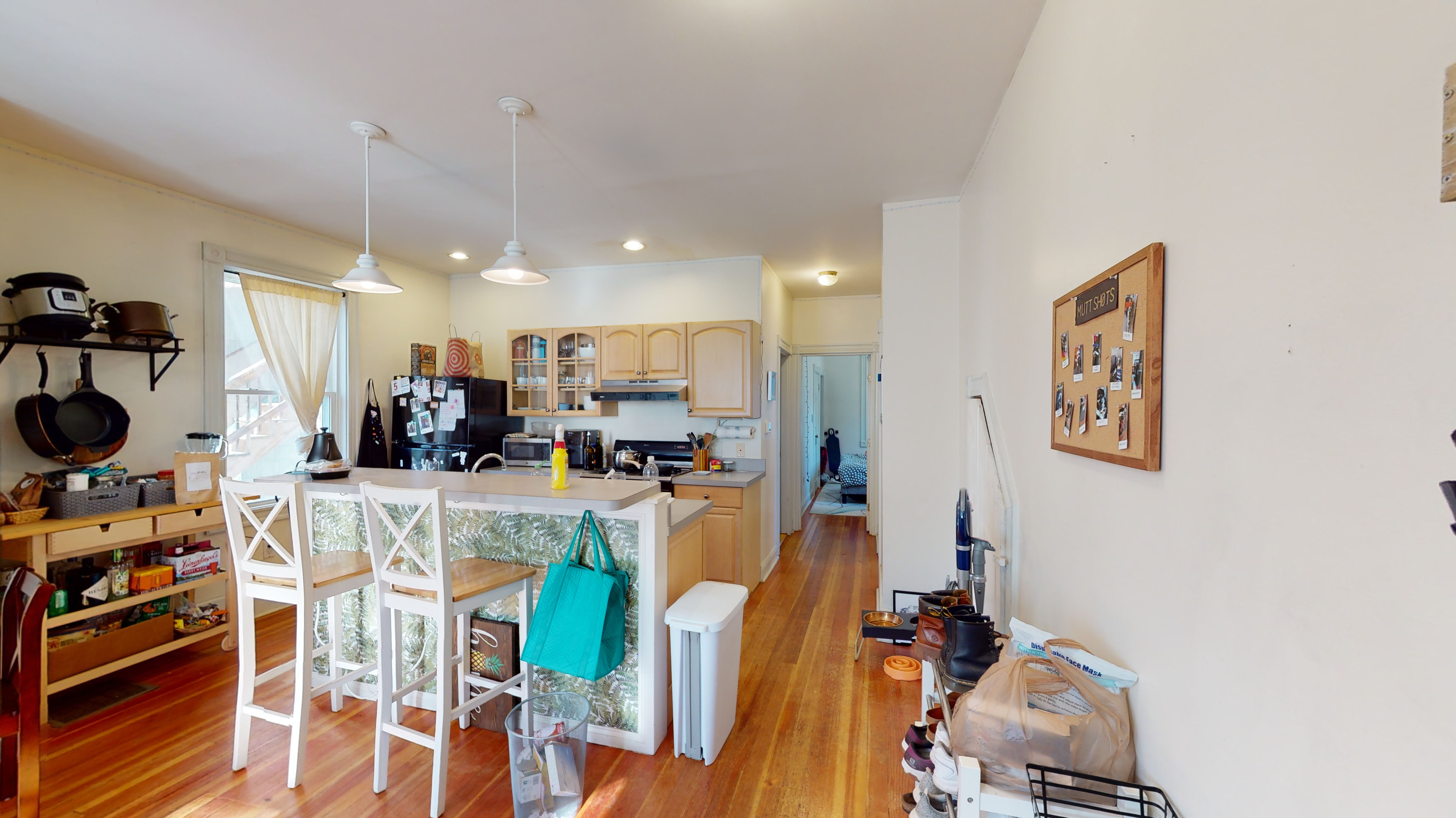 2 bed, 1 bath apartment for rent at 21 Upton St Unit 1, Central Square — photo 2 of 12