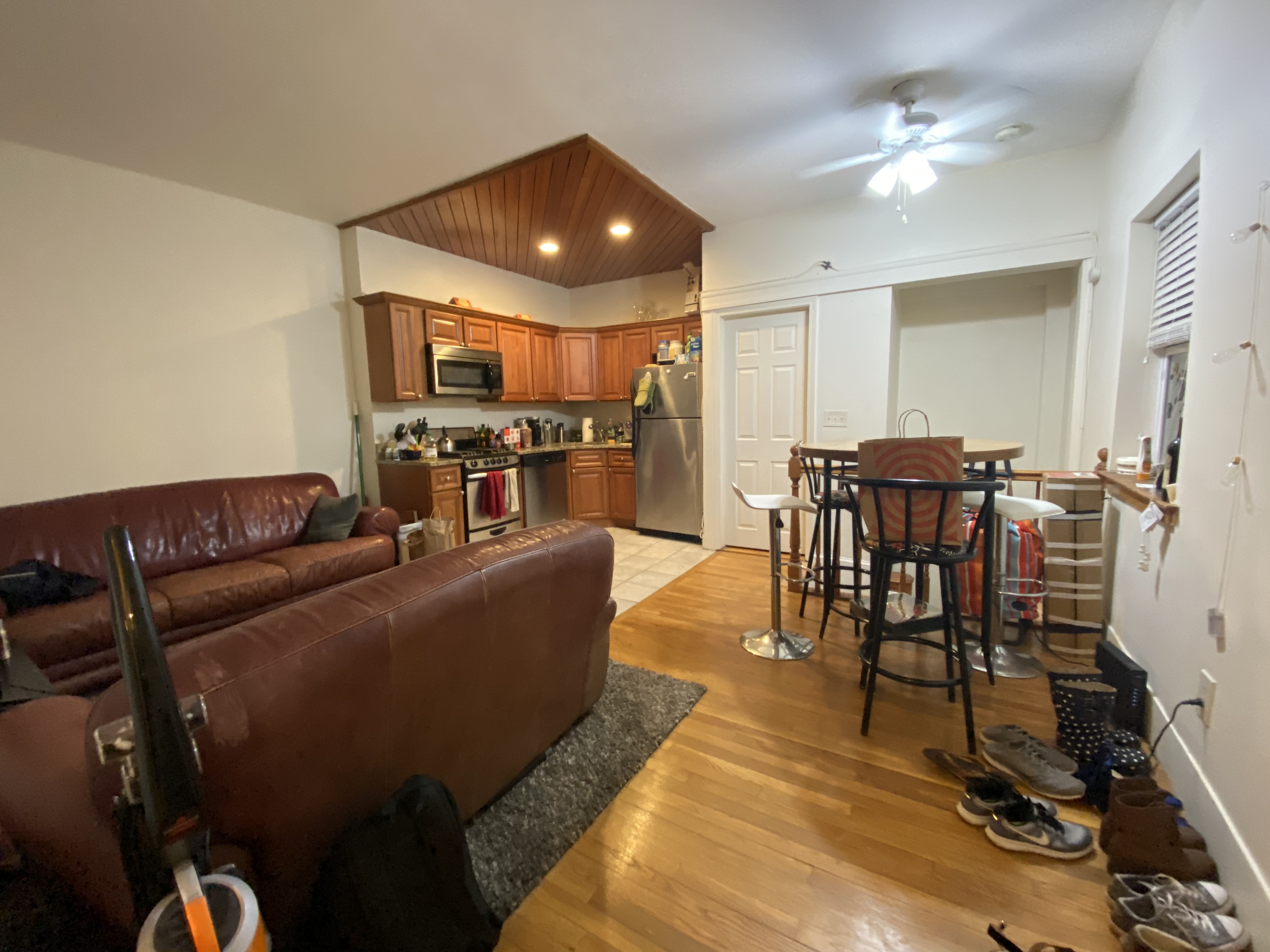 3 bed, 1.5 bath apartment for rent at 210 Hemenway St Unit 1, Fenway — photo 2 of 8