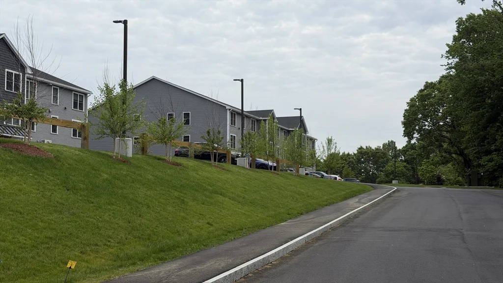 251 Sladen St, Dracut