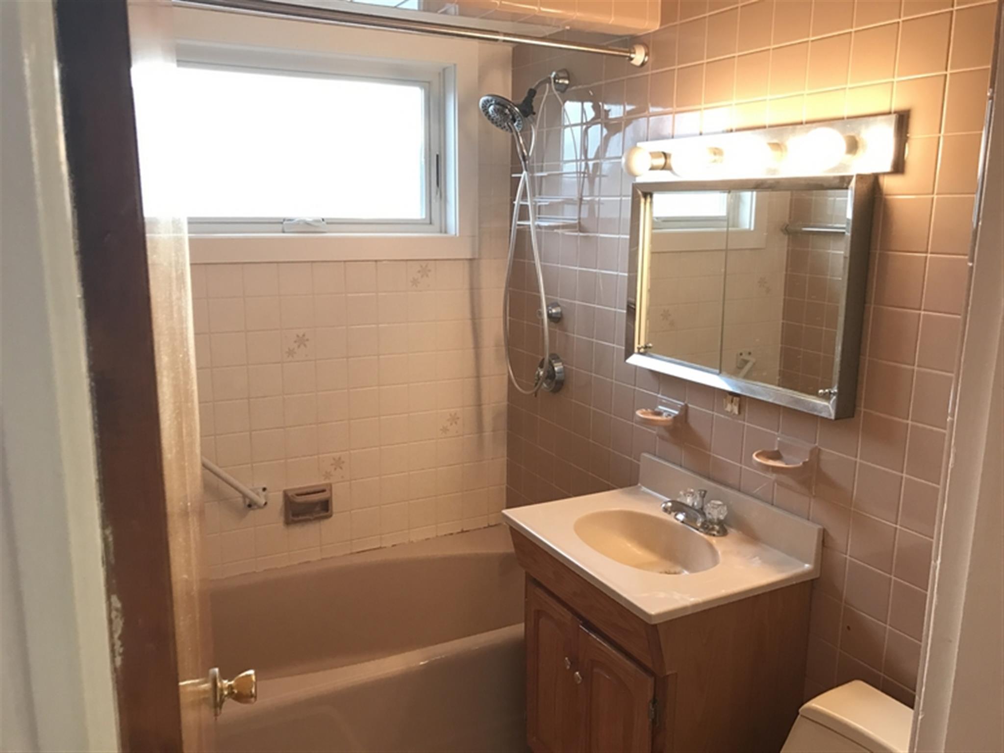2 bed, 1 bath apartment for rent at 83 Adams St Unit 2, Medford — photo 17 of 19