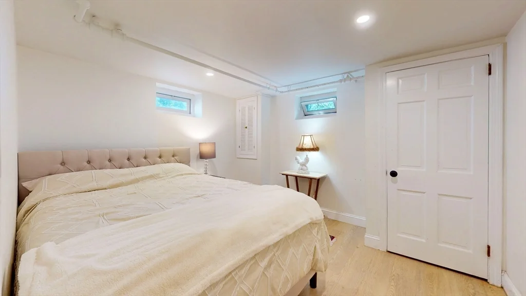 49 Ripley Rd, Medford