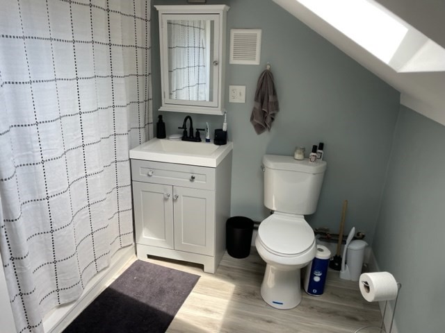 562 Lincoln Ave, Saugus