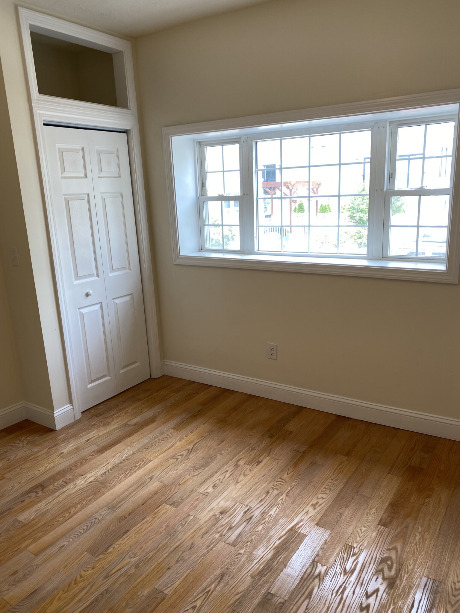 83 Bolton St, South Boston