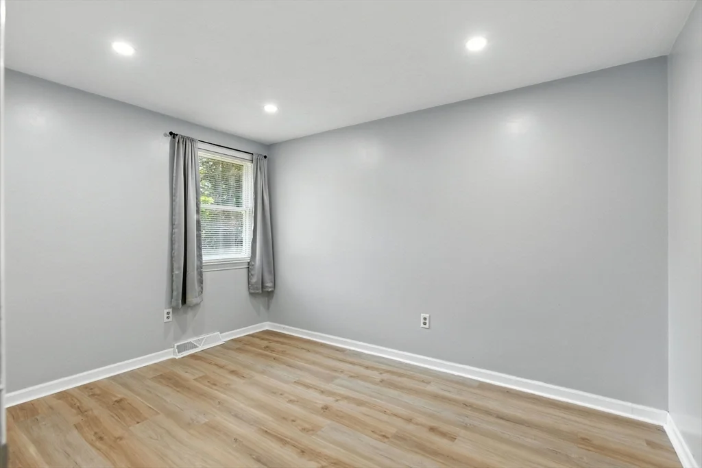 21 Petipas Ln, Randolph