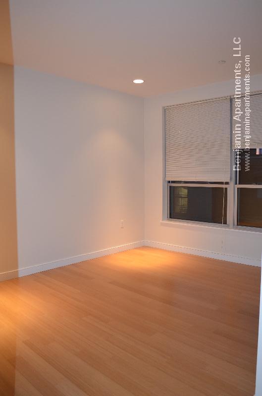 601 Albany St, South End