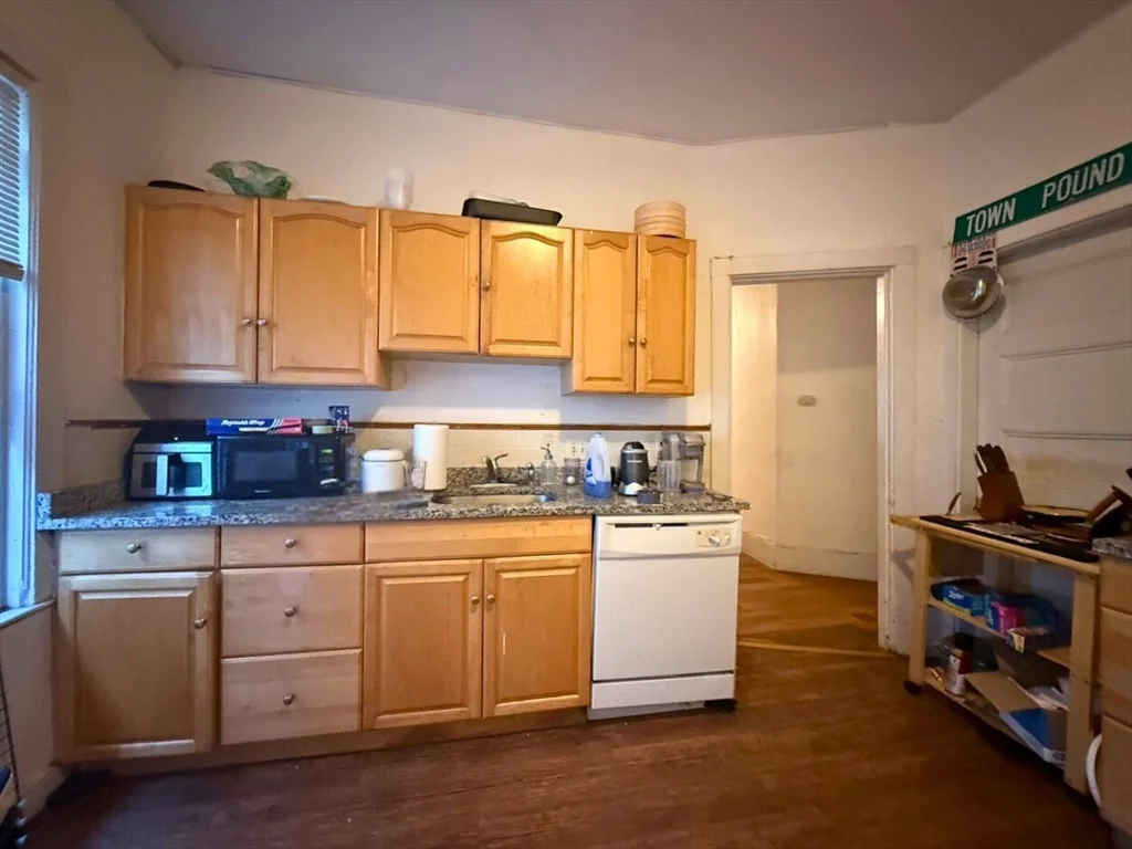 34 Cherokee, Mission Hill