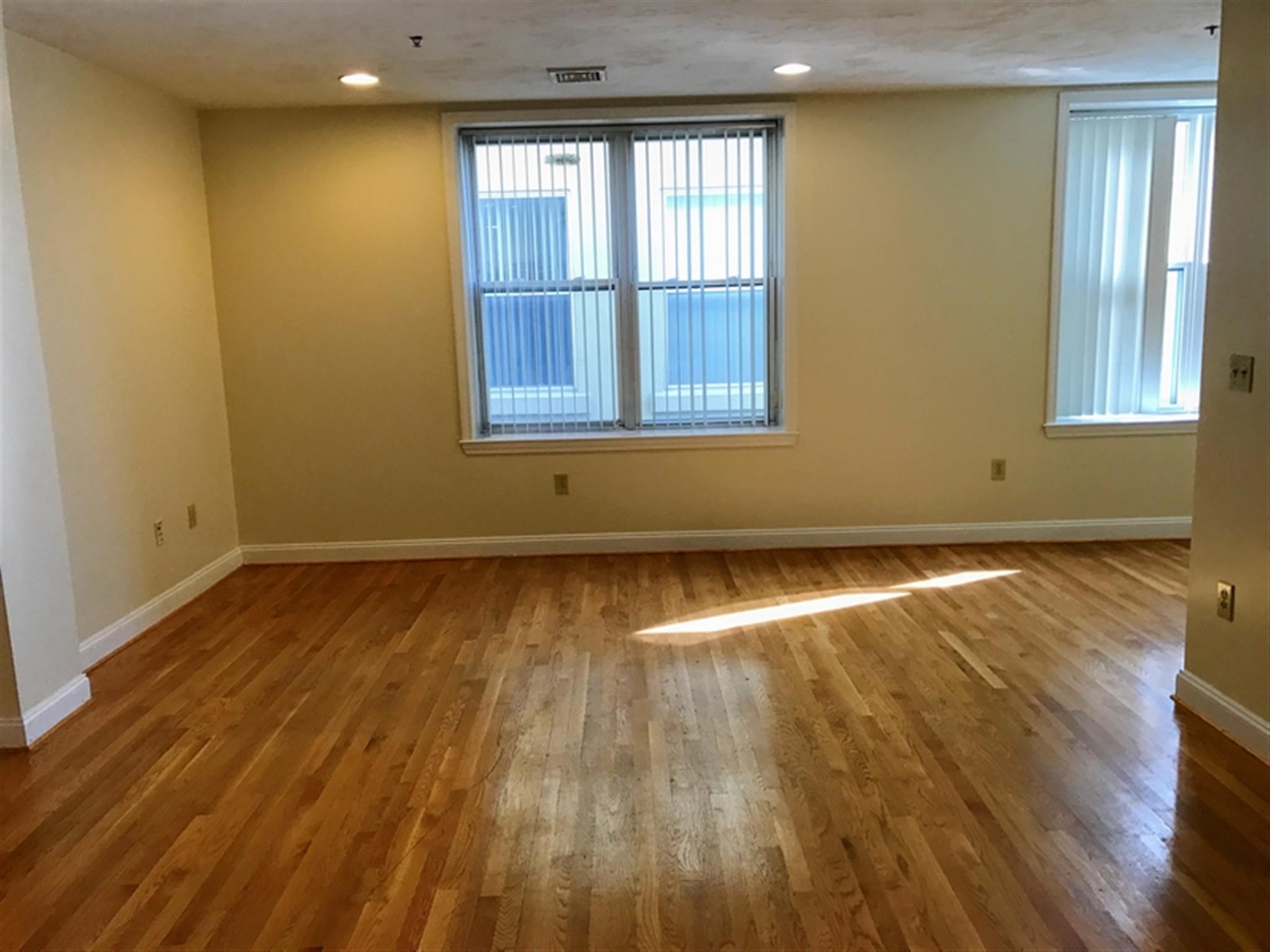 15 Pearl St, Cambridgeport