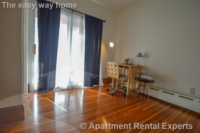 37 Walker St, Davis Square