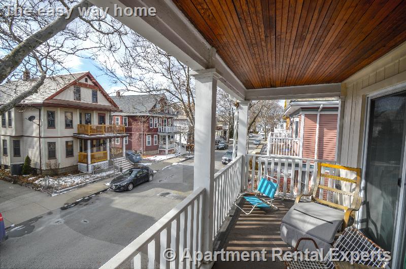 37 Walker St, Davis Square