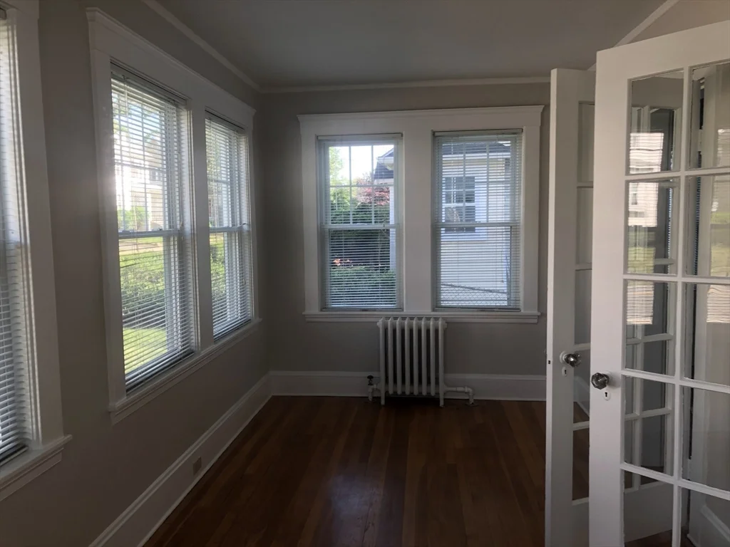 4 Harvard Rd, Belmont