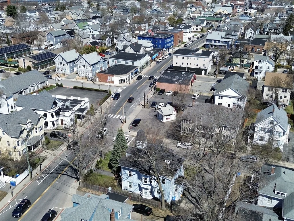 786 Moody St, Waltham