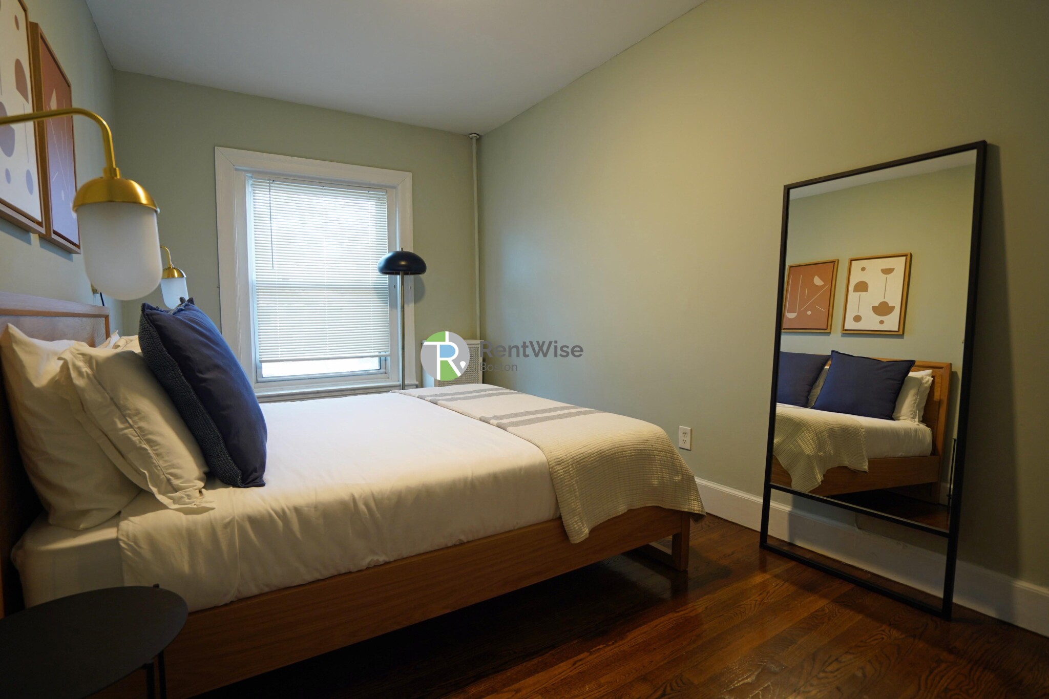 45 Carlton St, Longwood