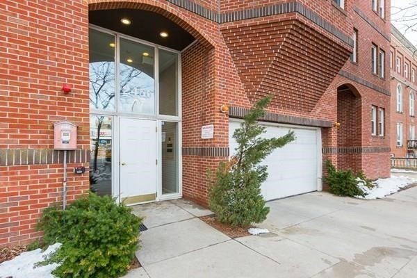 2456 Massachusetts Ave, North Cambridge