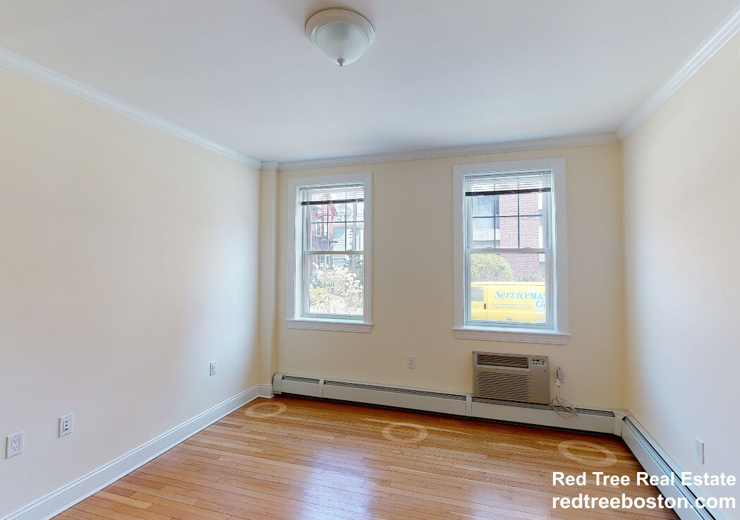 34 Harris St, Coolidge Corner