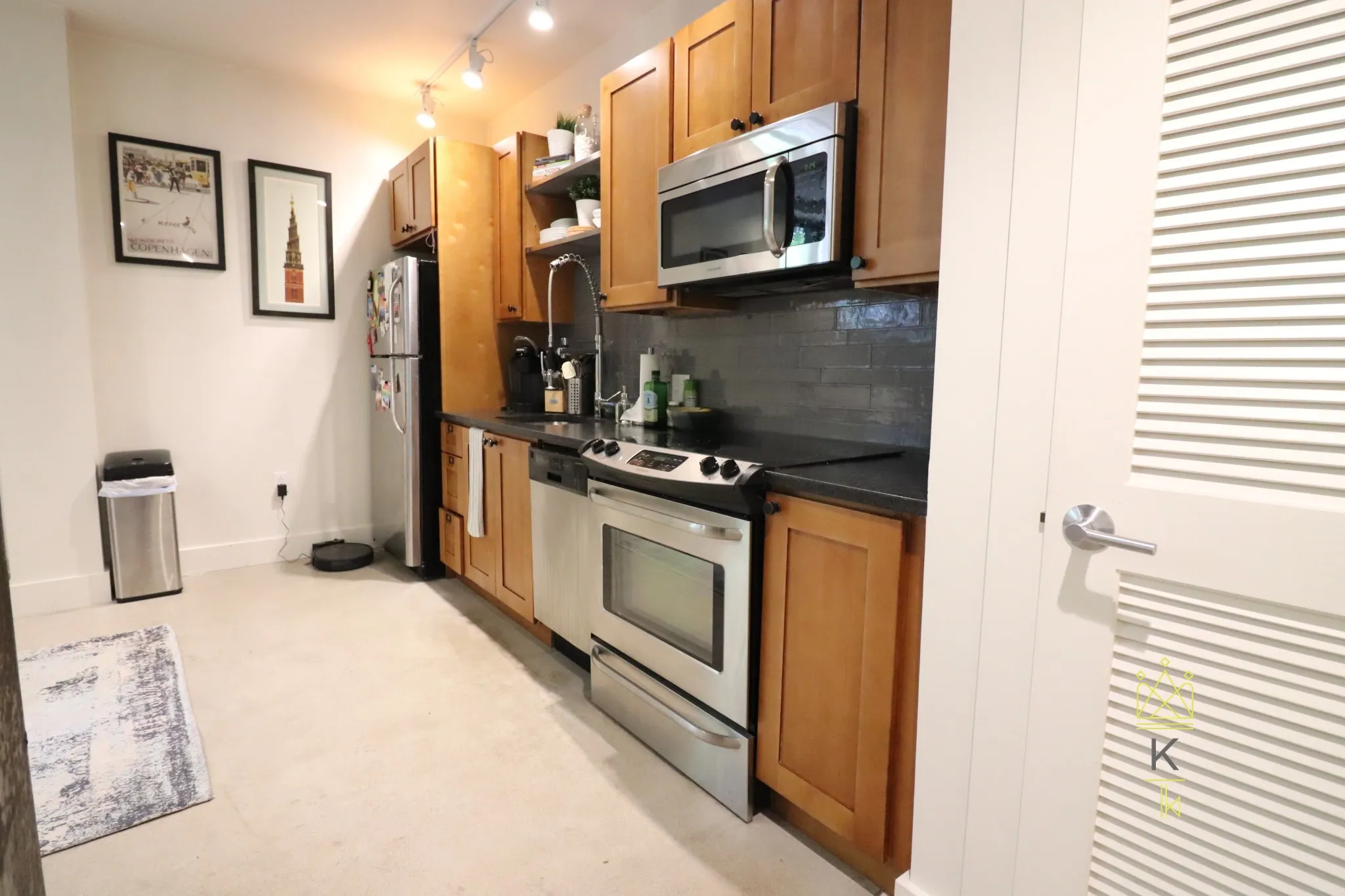 20 Sunnyside St, Jamaica Plain